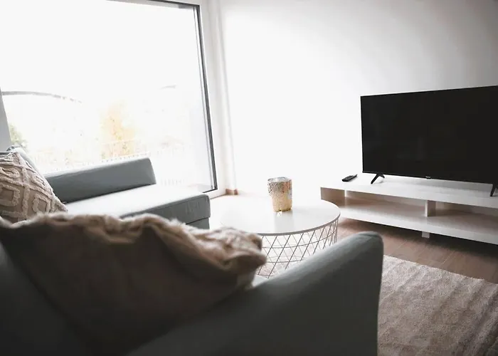 Beautiful Stylish 2br In Kirchberg Lejlighed