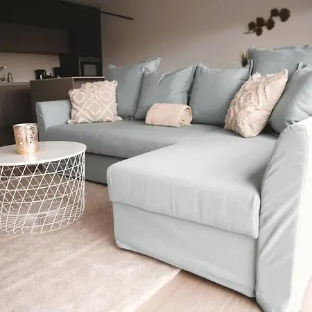 Beautiful Stylish 2br In Kirchberg Lägenhet