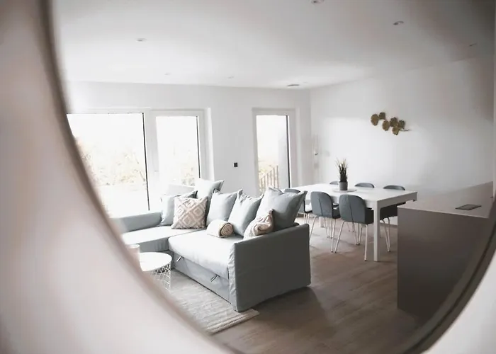 Beautiful Stylish 2br In Kirchberg דירה